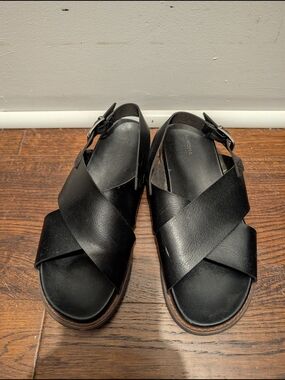 Sonoma Black Crisscross Strap Sandals